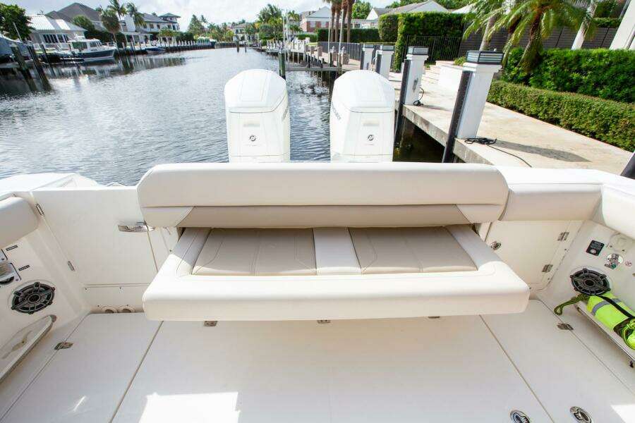 2023 Boston Whaler 380 Outrage