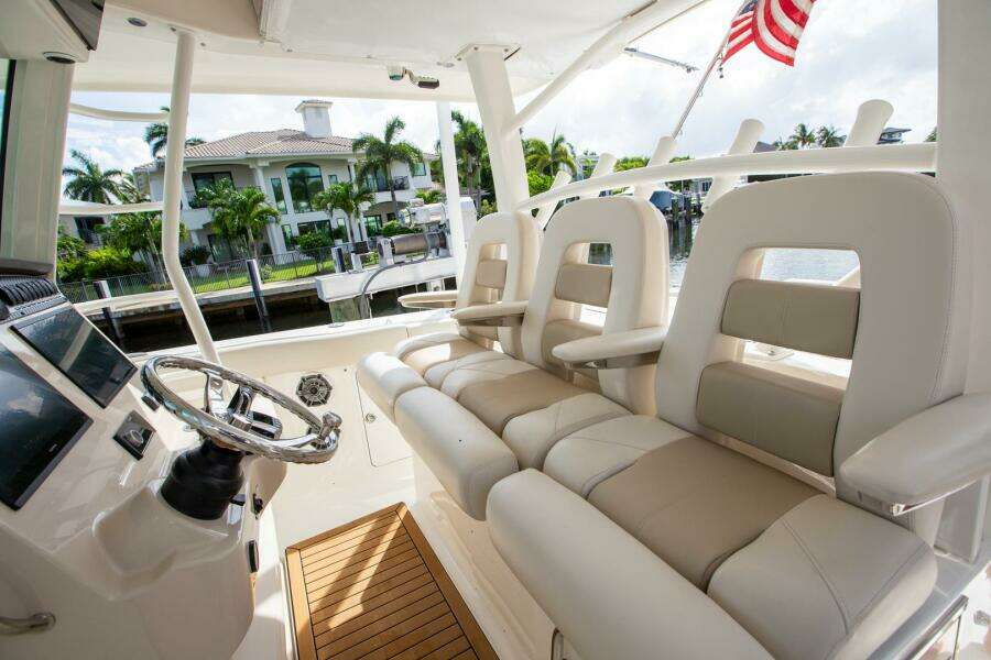 2023 Boston Whaler 380 Outrage