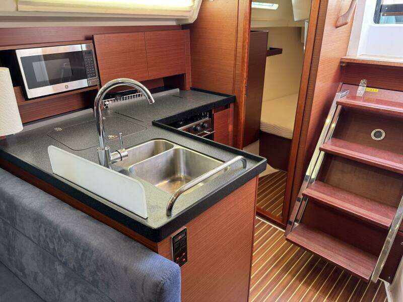 2018 Hanse 348