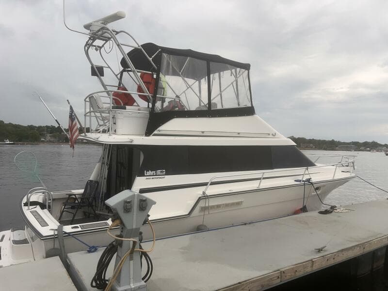1990 Luhrs 3400 Motor Yacht