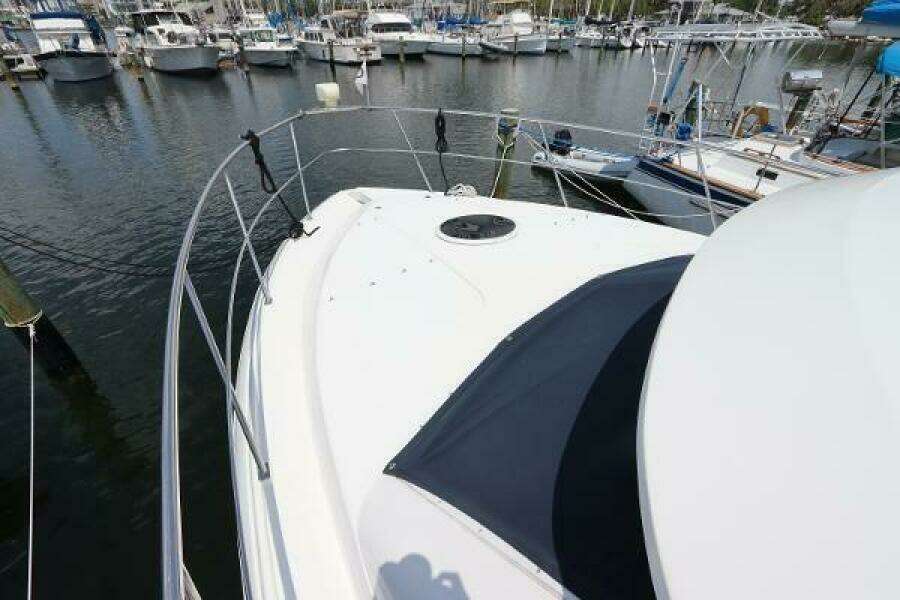 1999 Cruisers Yachts 3750 Motor Yacht