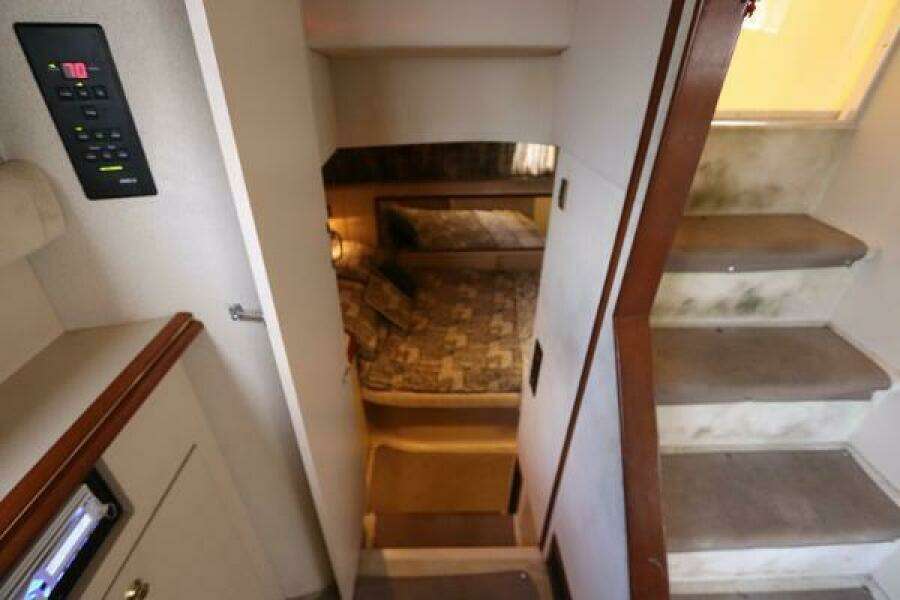 1999 Cruisers Yachts 3750 Motor Yacht