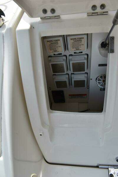 2011 Sea Ray 310 Sundancer