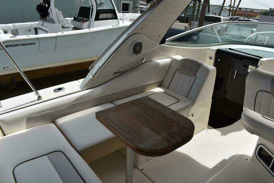 2011 Sea Ray 310 Sundancer