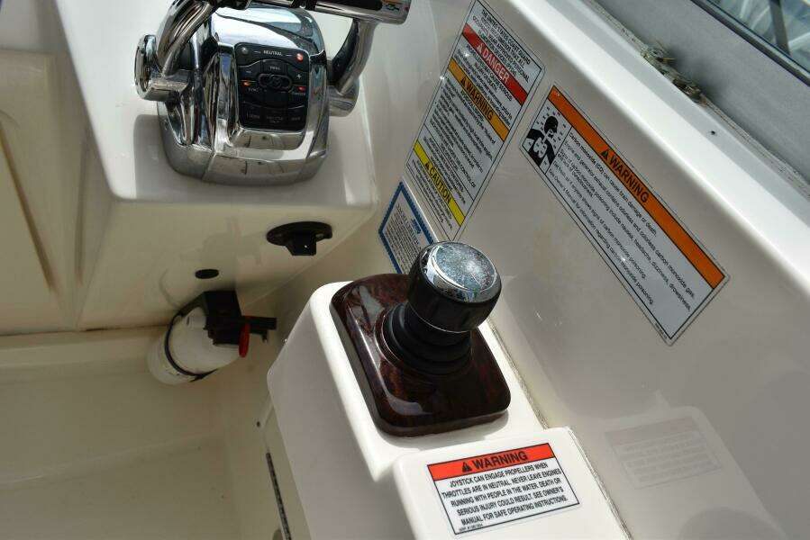 2011 Sea Ray 310 Sundancer