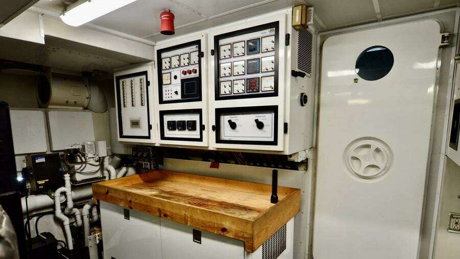 MY DESTINY 98'/29.87m Destiny 2001