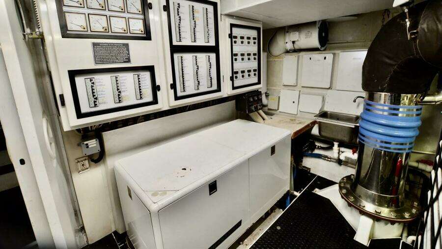 MY DESTINY 98'/29.87m Destiny 2001