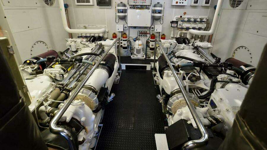 MY DESTINY 98'/29.87m Destiny 2001