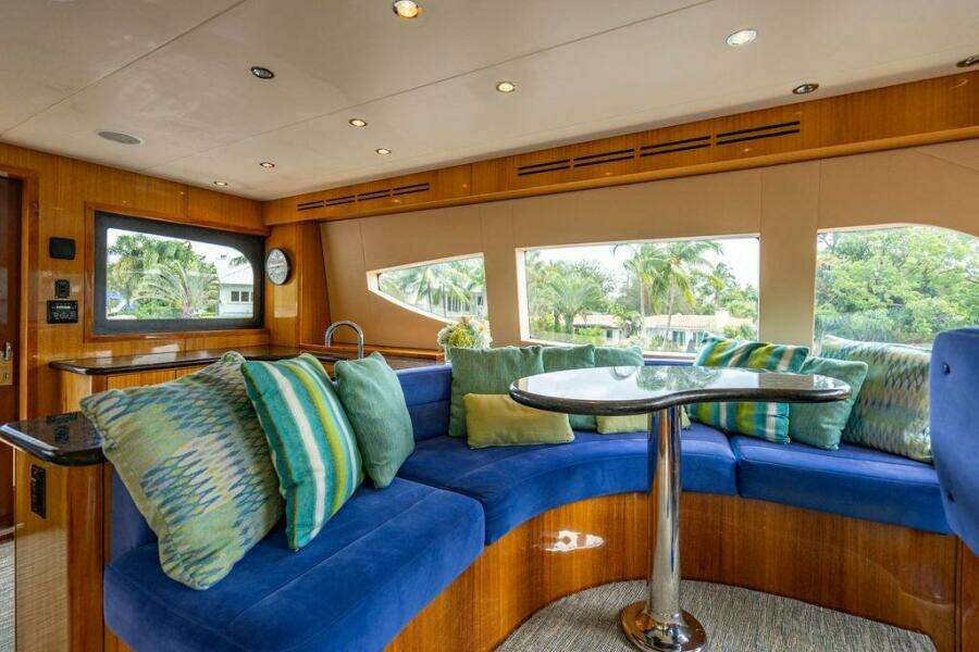 2007 Hatteras Enclosed Bridge MY