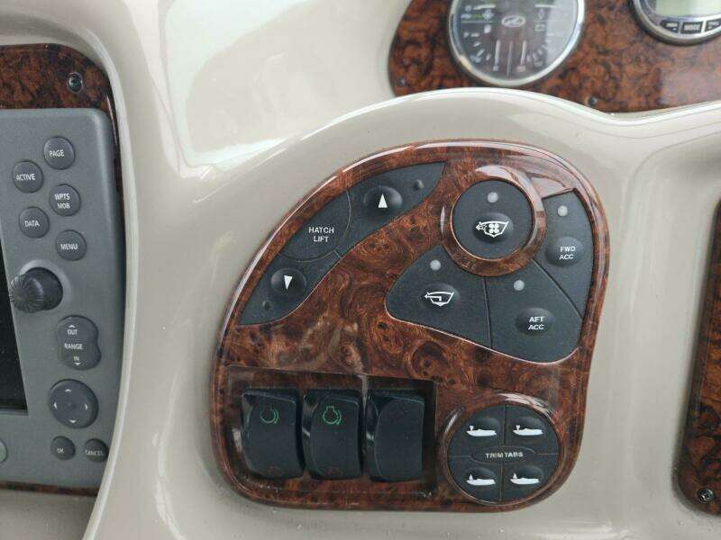 2006 Sea Ray 320 Sundancer