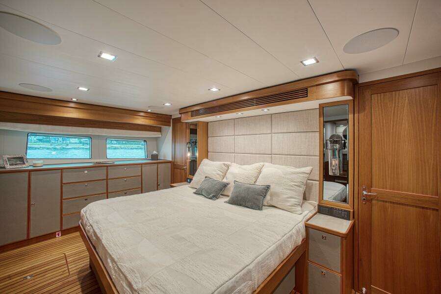 2023 Marlow Explorer 70E-CB