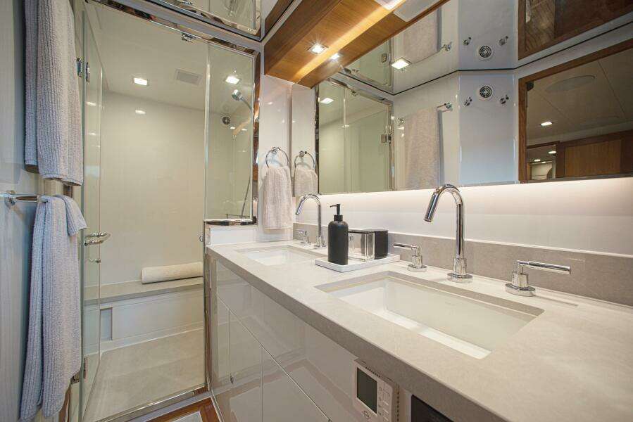 2023 Marlow Explorer 70E-CB