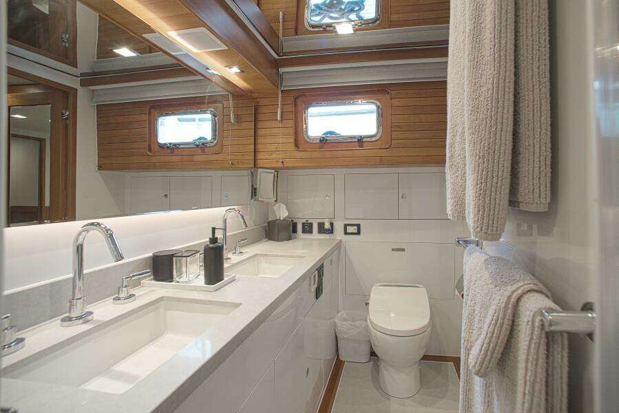 2023 Marlow Explorer 70E-CB