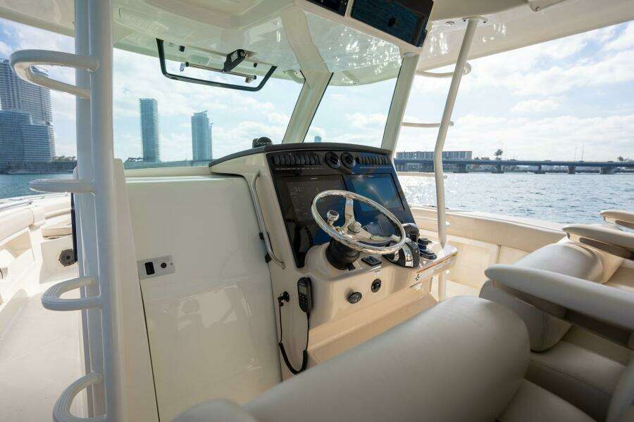 2020 Boston Whaler 380 Outrage Center Console