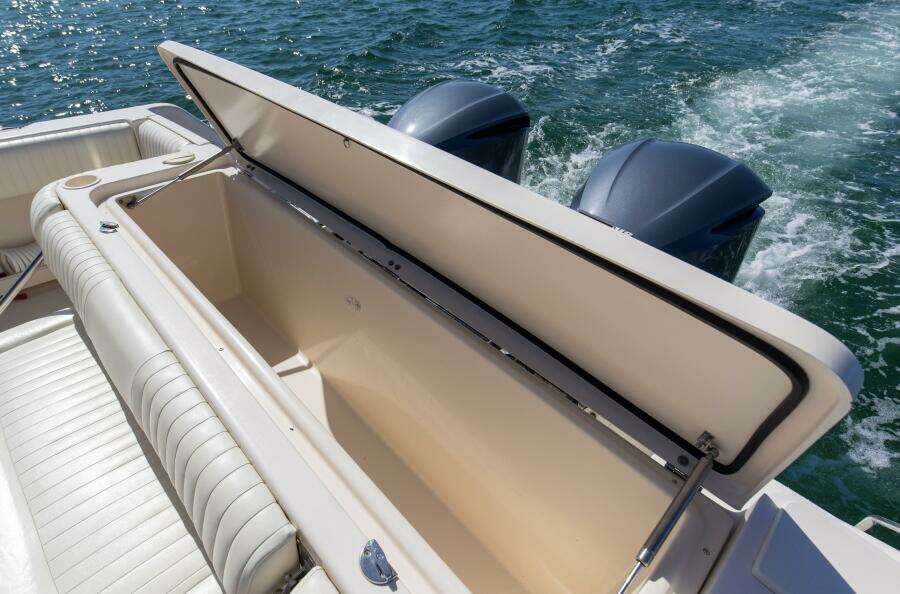 2009 33 Grady White 330 No Name Cockpit (3)