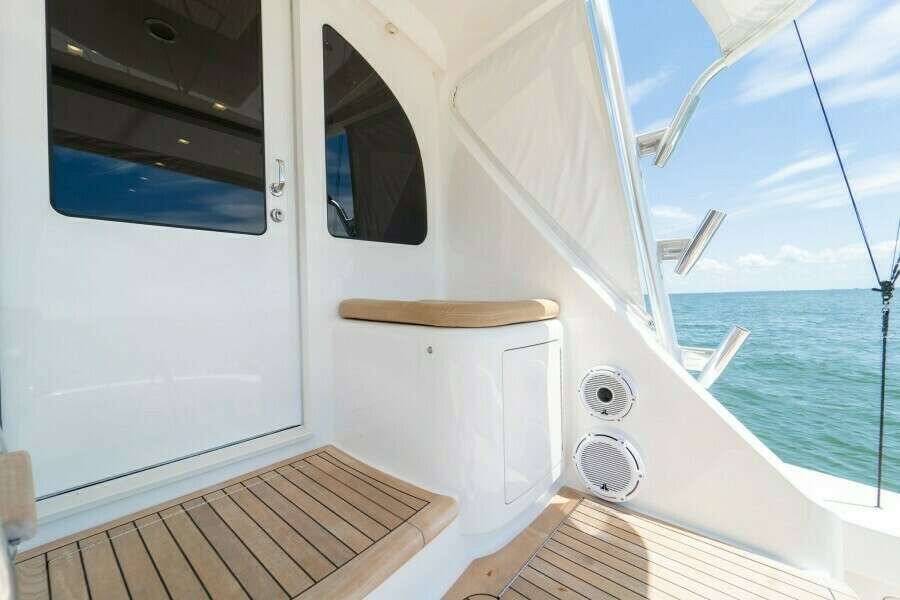 2018 Viking 72 Convertible - Wrapped Up