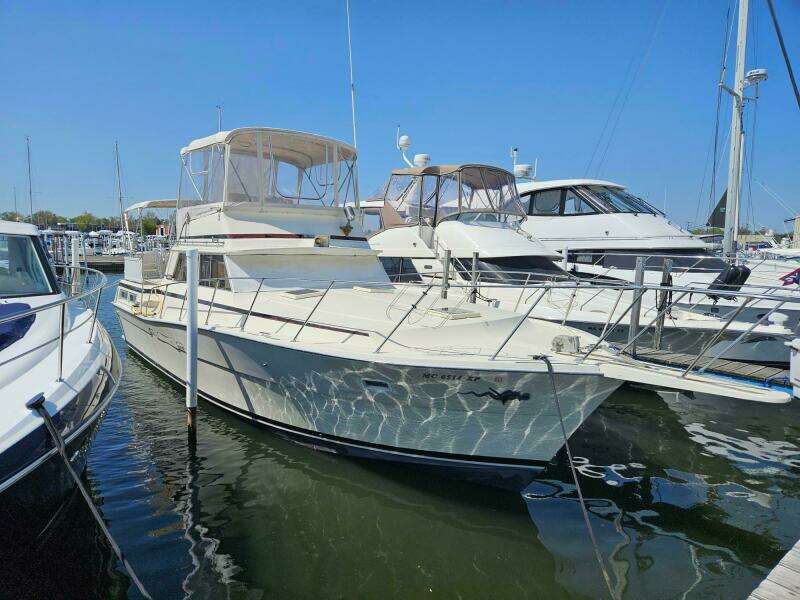 1977 Viking 43 Aft Cabin