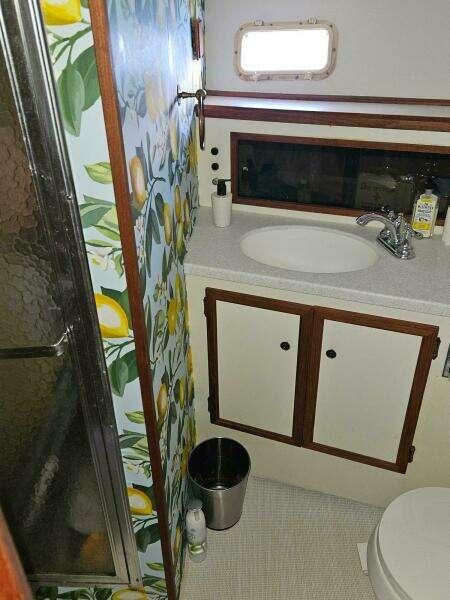 1977 Viking 43 Aft Cabin