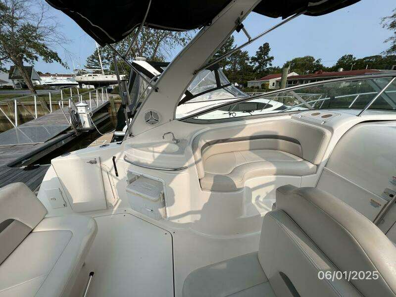 29' Chaparral upper deck port