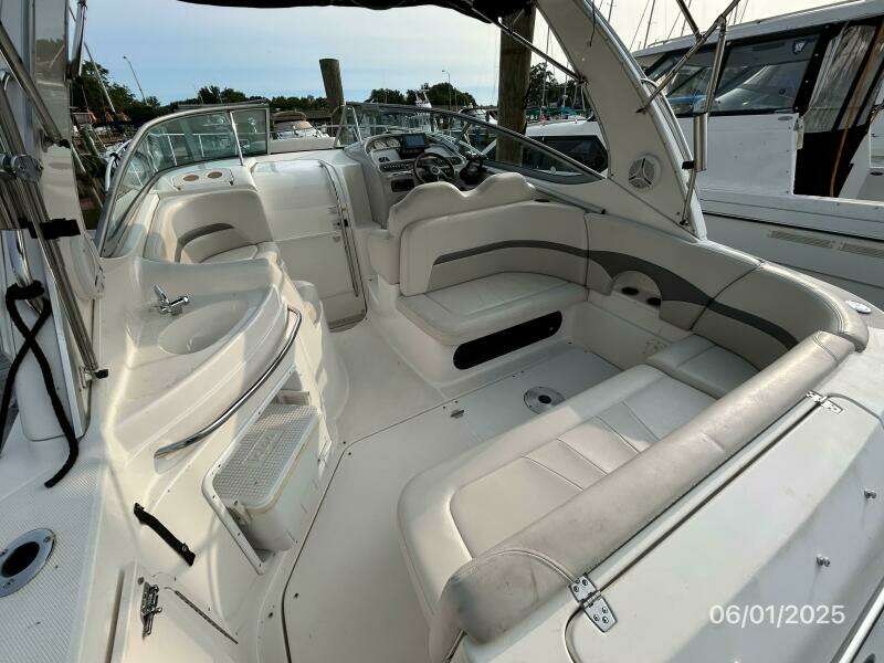 29' Chaparral upper deck forward