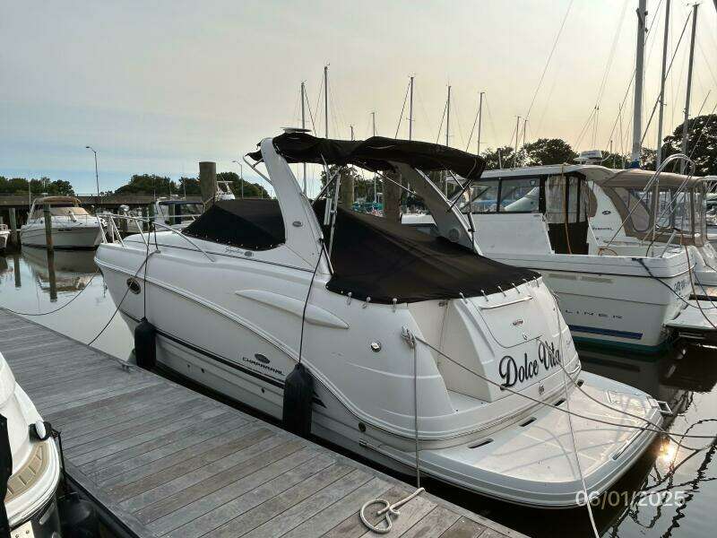 29' Chaparral port aft profile