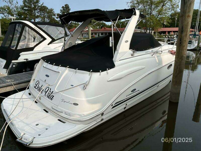 29' Chaparral starboard aft profile