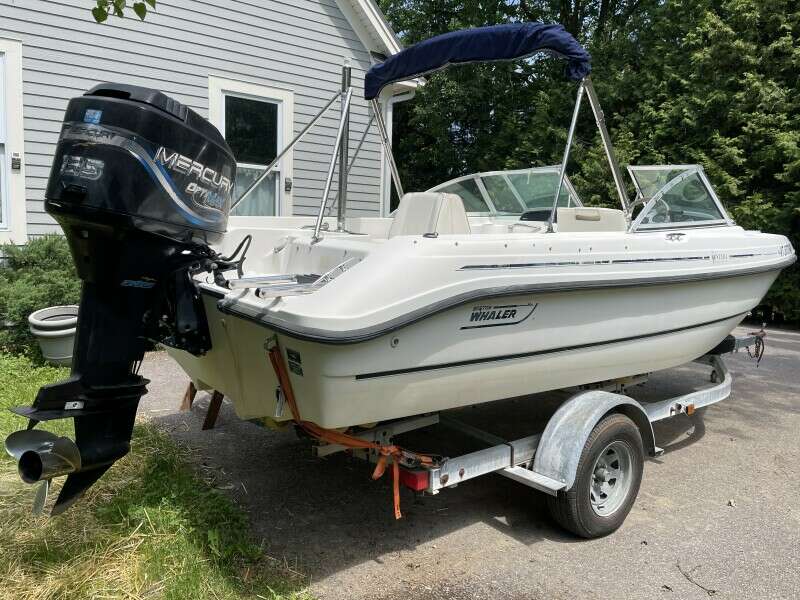 1998 Boston Whaler Ventura 180