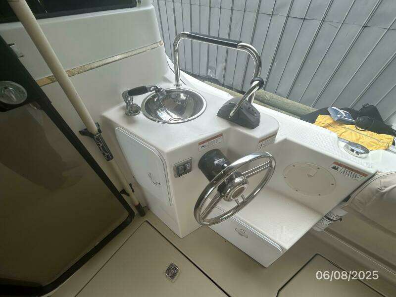 28' Cutwater cockpit starboard forward