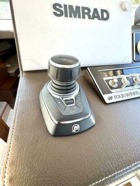 2020 Four Winns Vista 355 Coupe OB