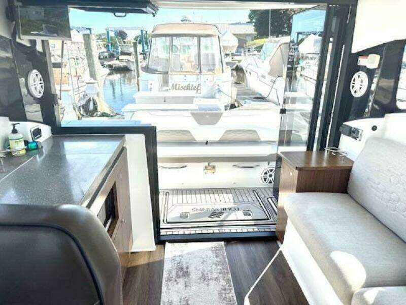 2020 Four Winns Vista 355 Coupe OB