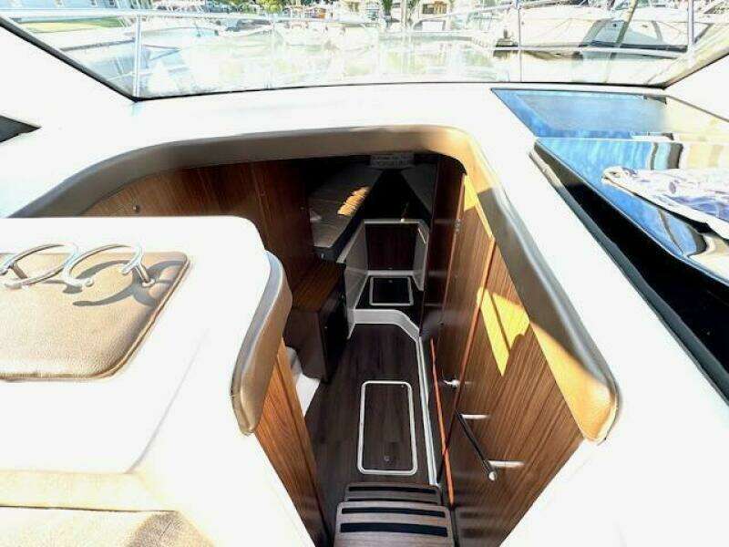 2020 Four Winns Vista 355 Coupe OB