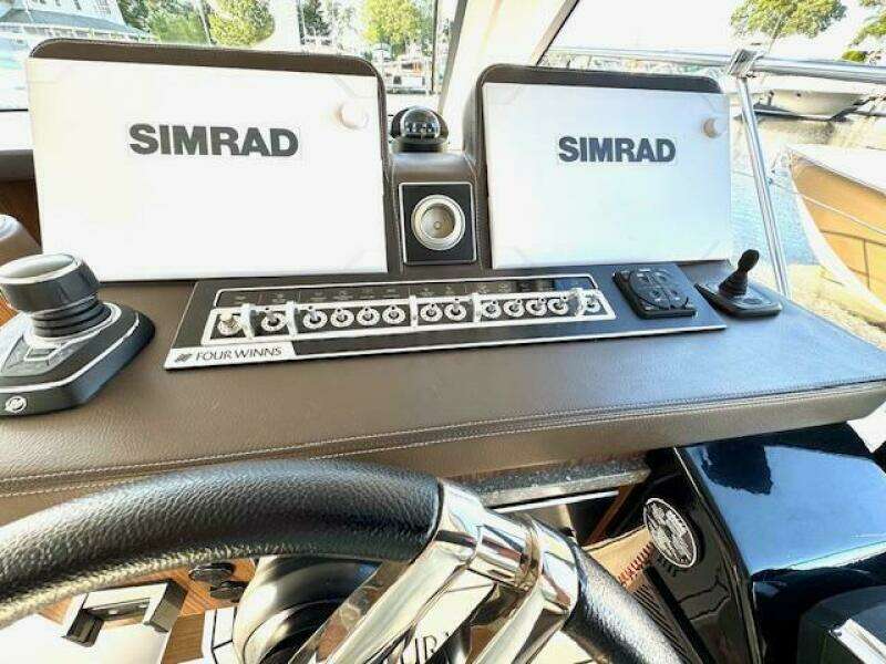 2020 Four Winns Vista 355 Coupe OB