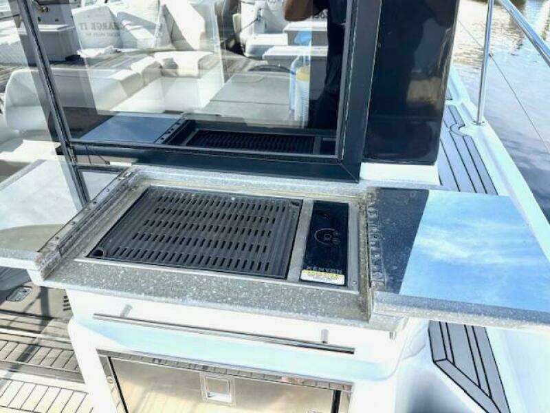2020 Four Winns Vista 355 Coupe OB