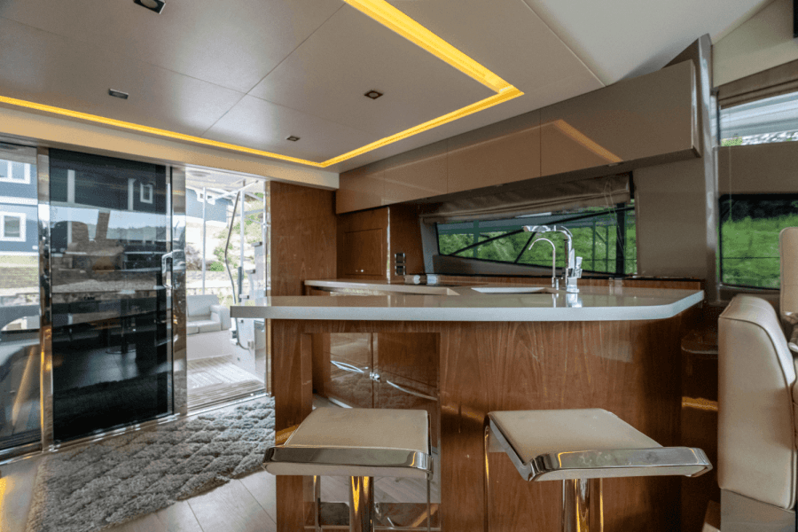 2018 Sea Ray L550 FLY