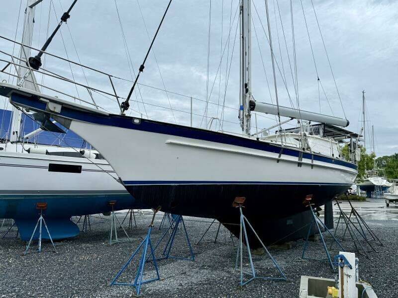 2005 Cabo Rico 42 Pilothouse