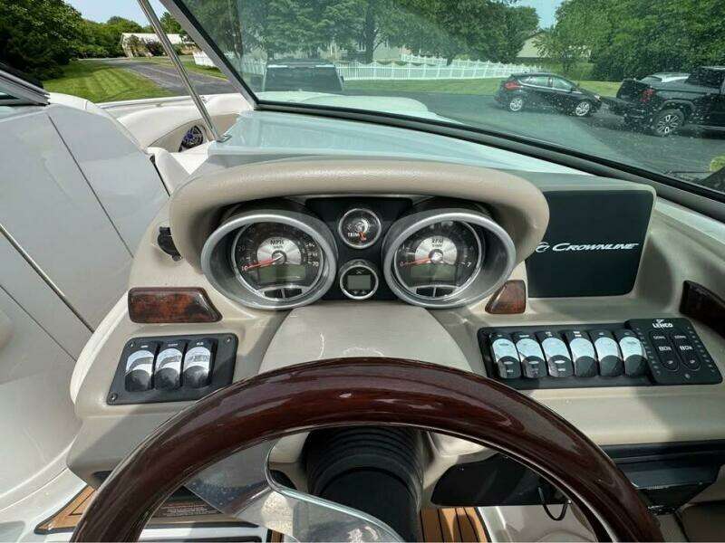 2015 Crownline 285 SS