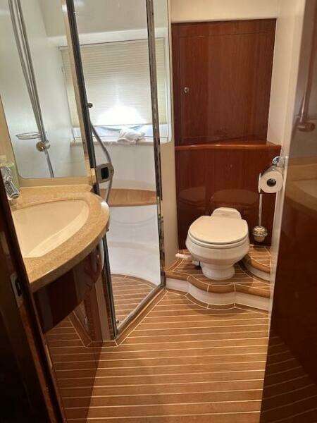 2006 Viking Princess 58V