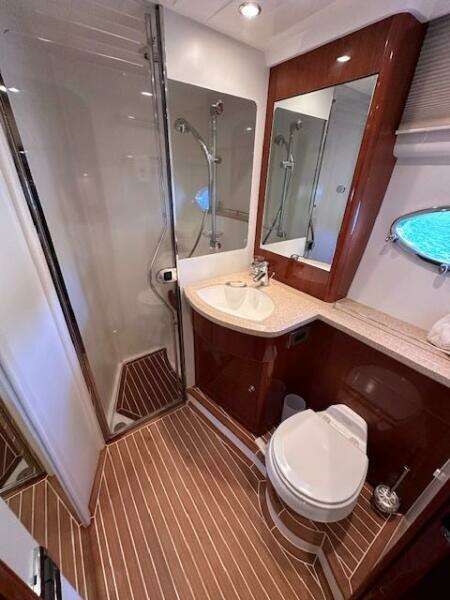 2006 Viking Princess 58V