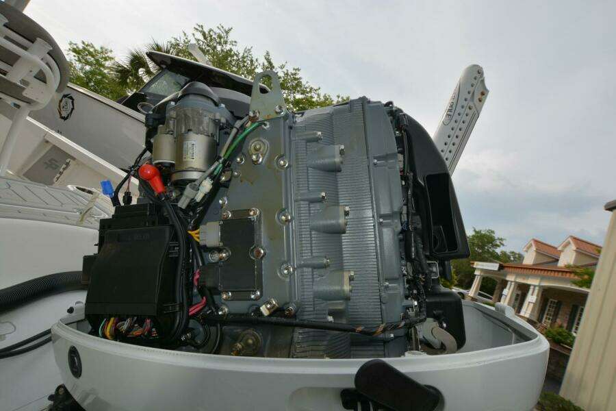 2021 Sea Pro 228 Bay