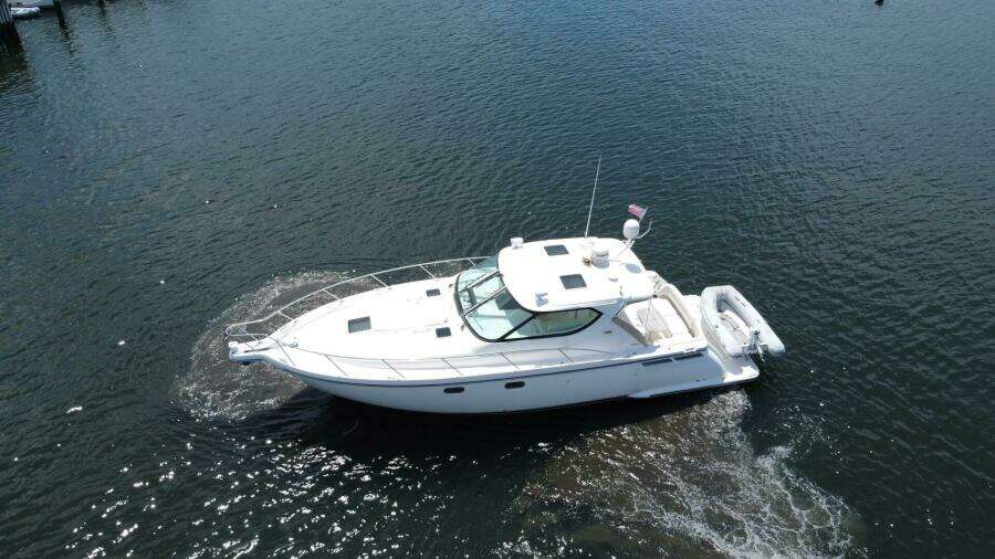 2006 Tiara Yachts 43 Sovran