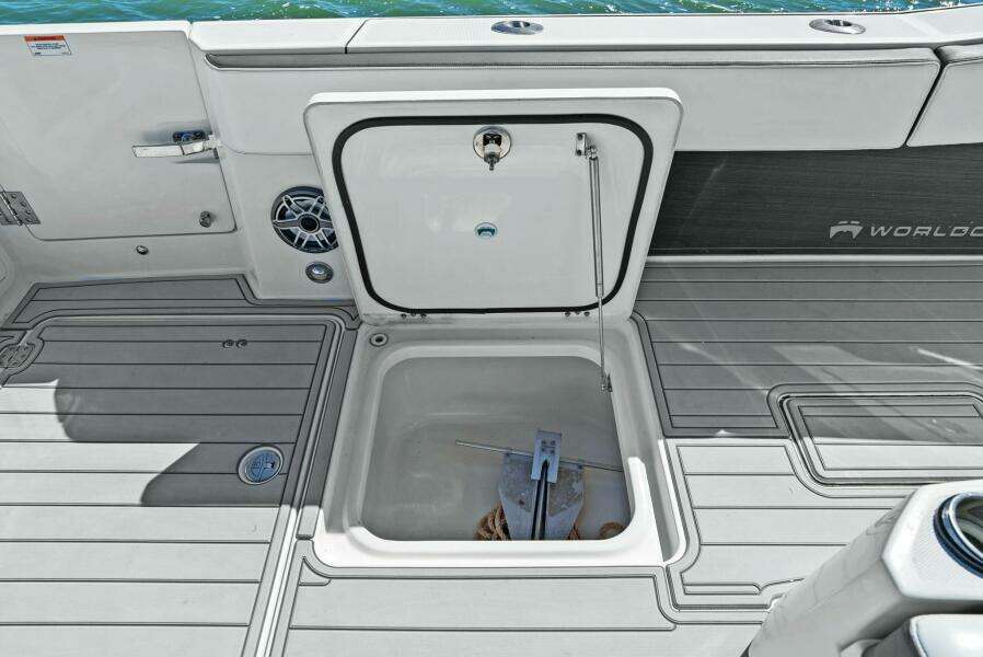 2022 World Cat 400 CC-X - Port Side Storage