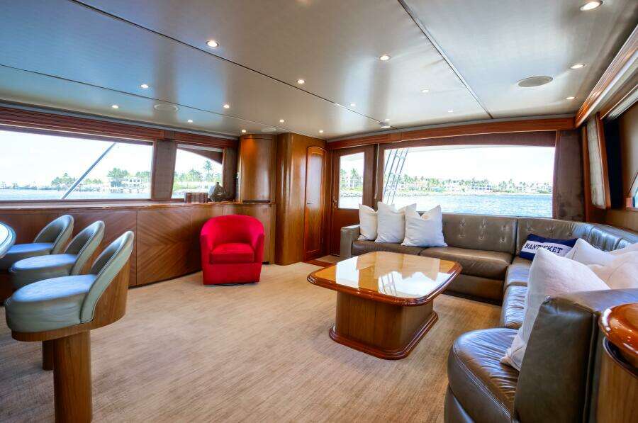 2010 Viking 82 Convertible