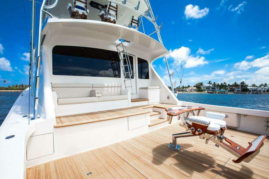 2010 Viking 82 Convertible