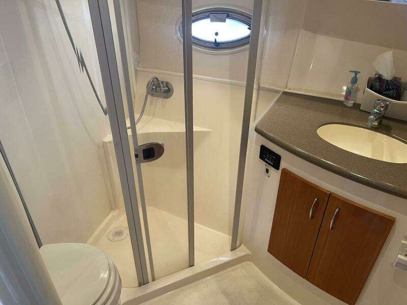 2006 Carver 36 Mariner