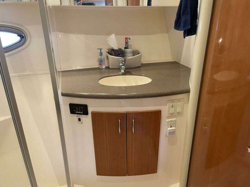 2006 Carver 36 Mariner