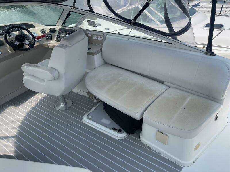 2006 Carver 36 Mariner