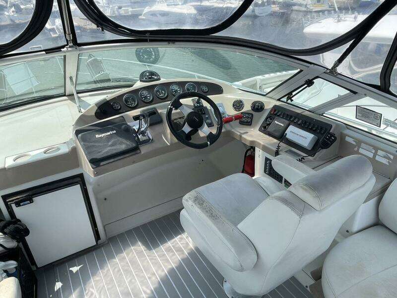 2006 Carver 36 Mariner
