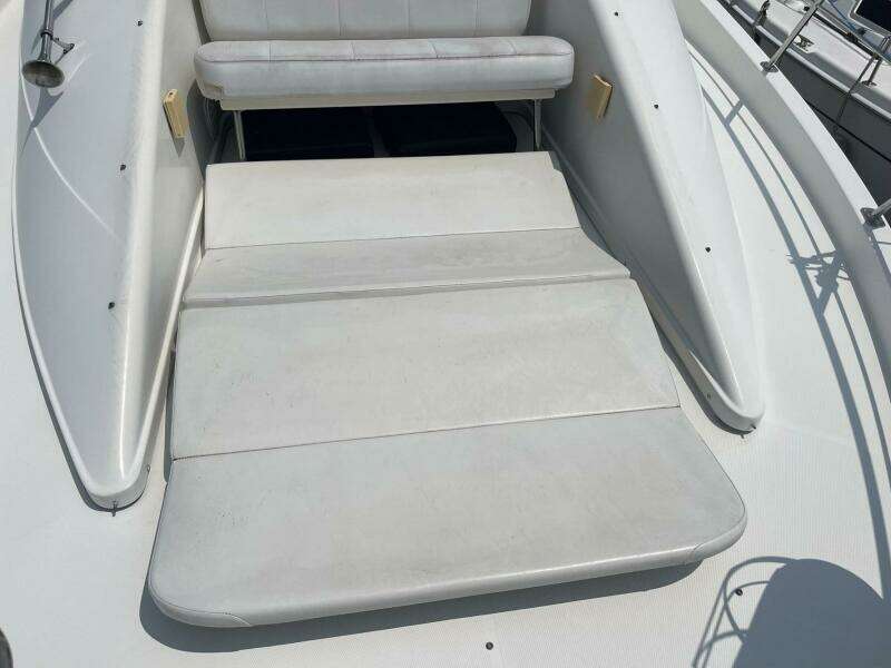 2006 Carver 36 Mariner