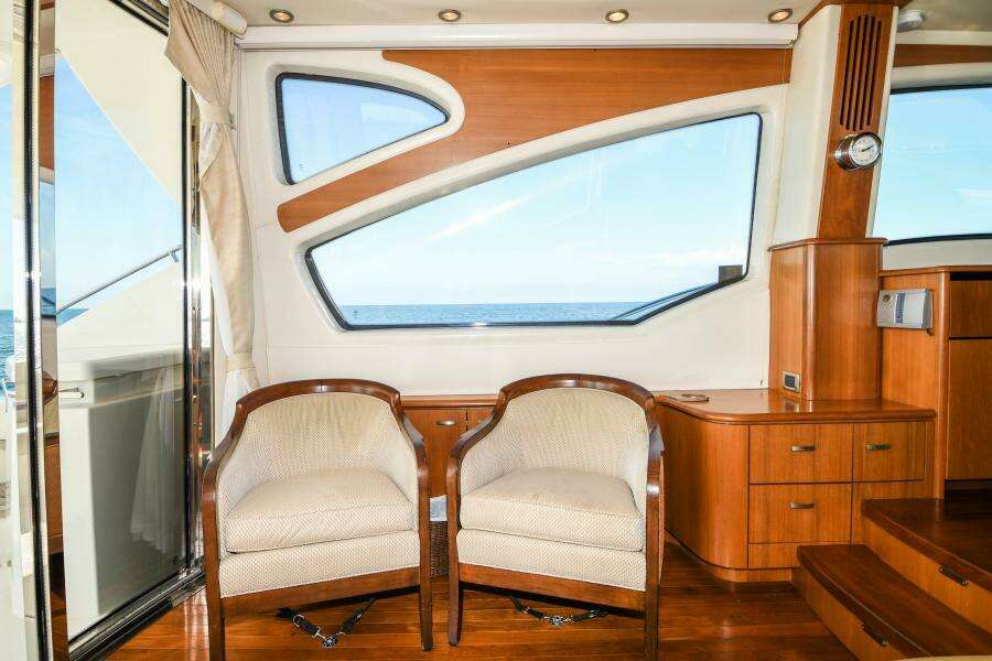 2008 58 Tiara Yachts Sovran - Dreamscape - Salon Port