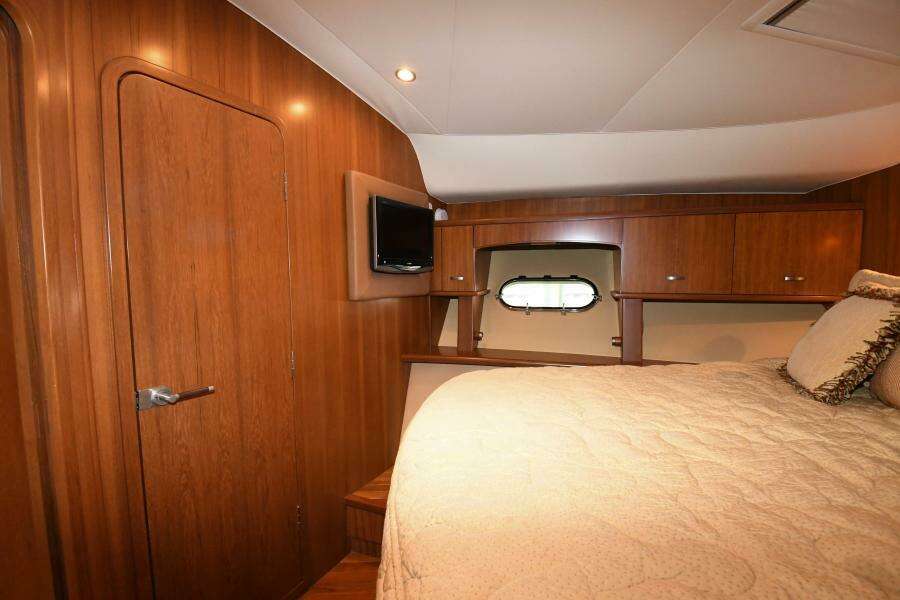 2008 58 Tiara Yachts Sovran - Dreamscape - VIP Stateroom
